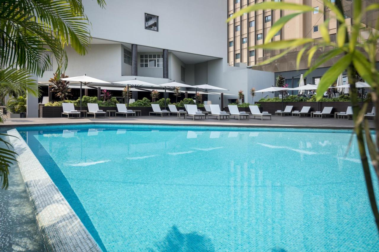 Hotel Tropico Luanda Bagian luar foto